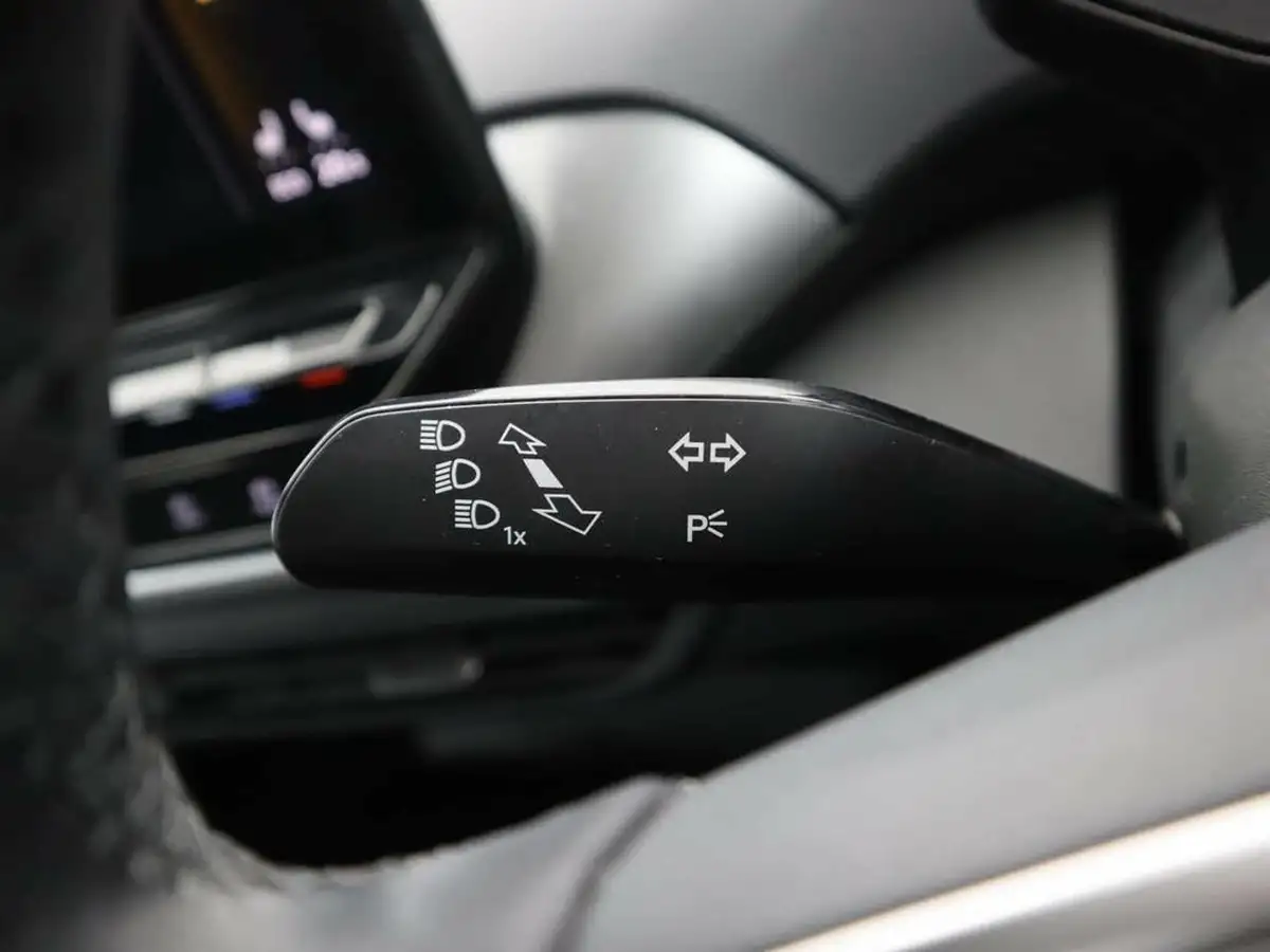2022-volkswagen-id4-e-life-148ps-52kwh-pure-performance-big-19