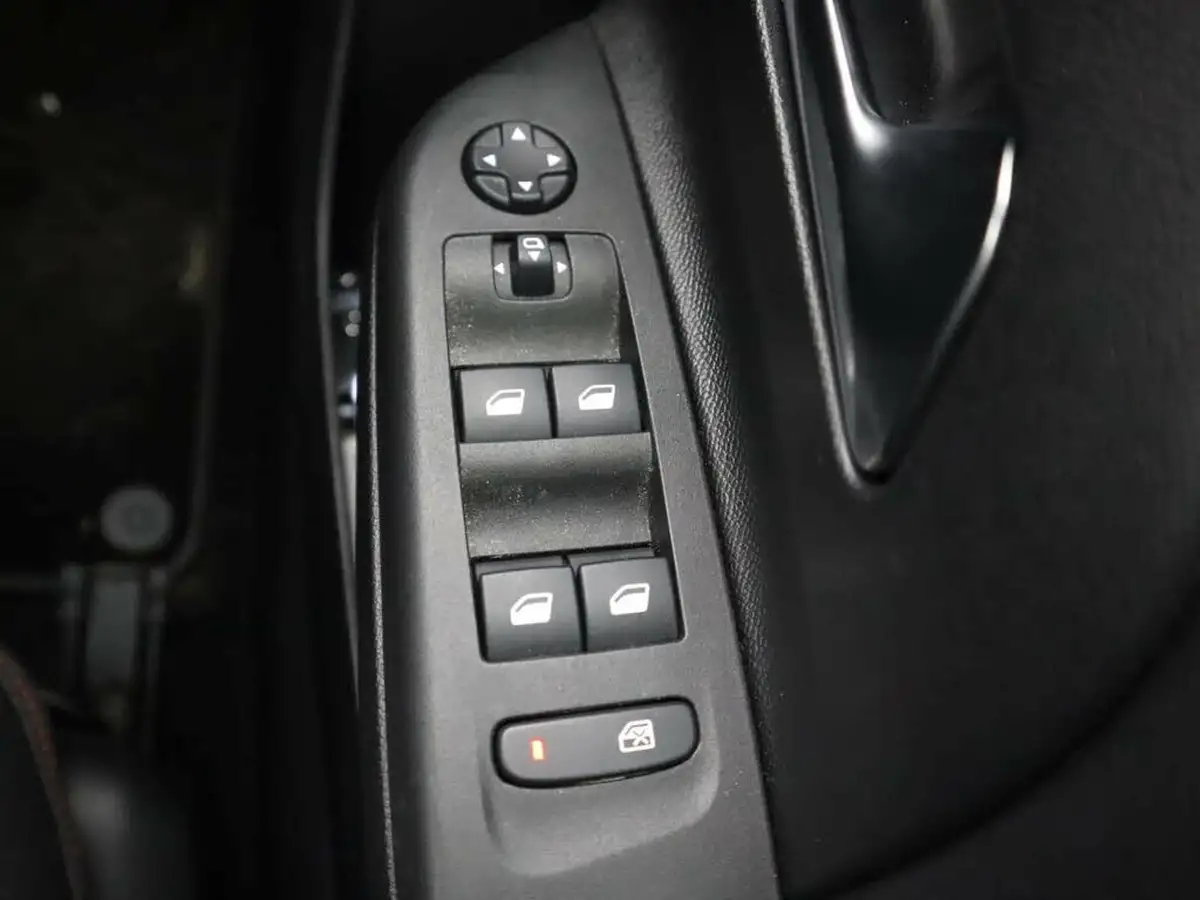 2021-vauxhall-corsa-12-turbo-sri-premium-100ps-big-25