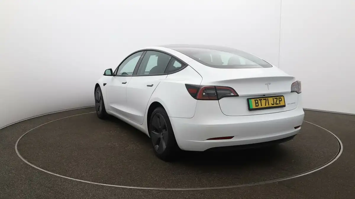 2021-tesla-model-3-e-long-range-awd-big-52