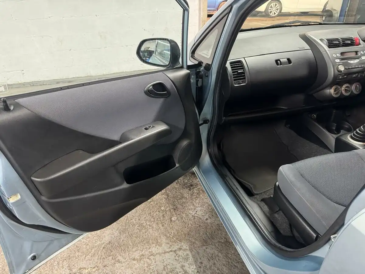2007-honda-jazz-12-s-big-31