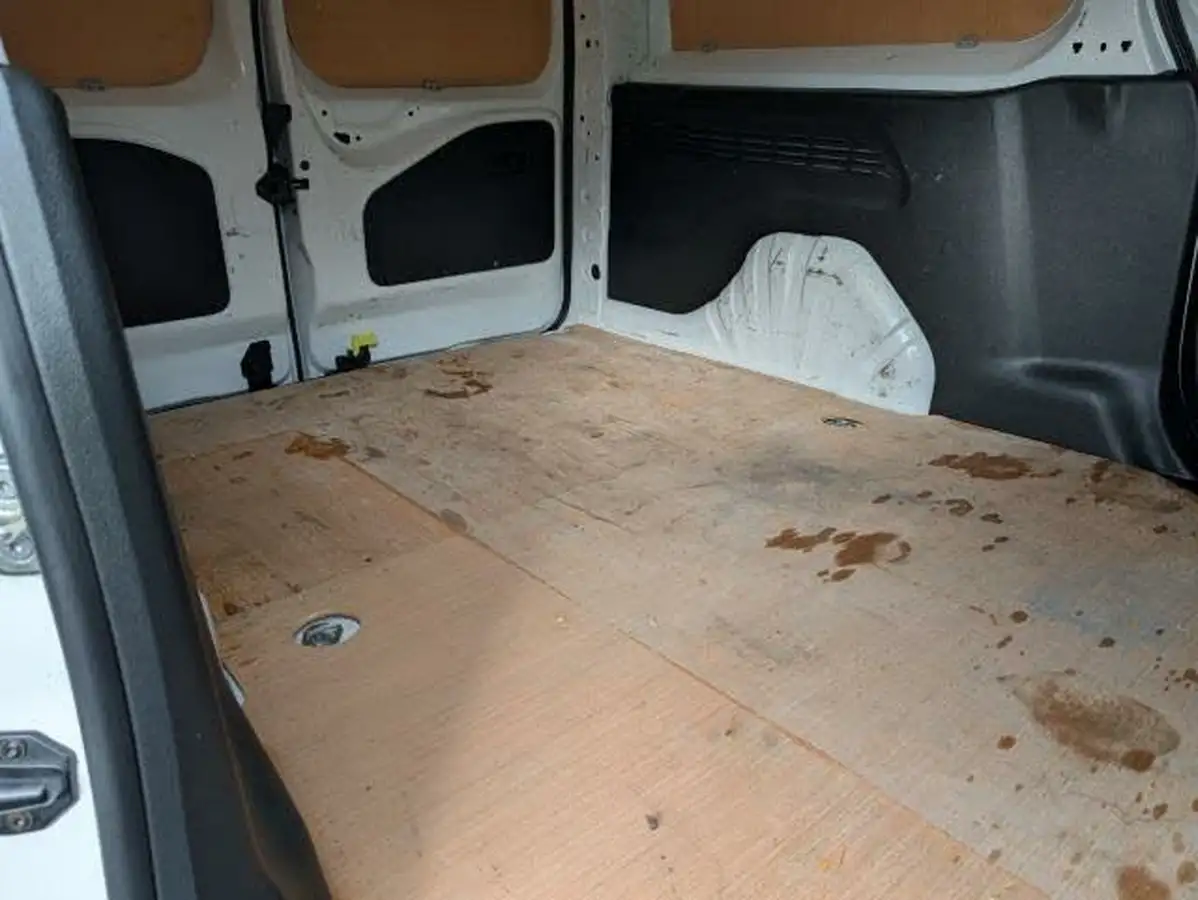 2021-peugeot-partner-15-bluehdi-950-professional-100ps-eu6dt-long-panel-big-13