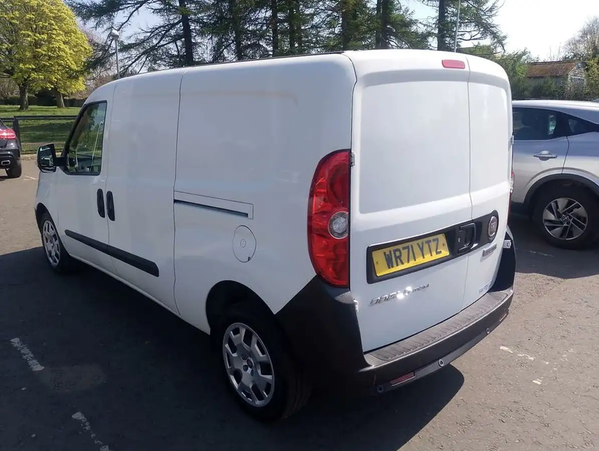 2021-fiat-doblo-cargo-16td-l2h1-maxi-tecnico-105bhpeu6dt-panel-van-big-4