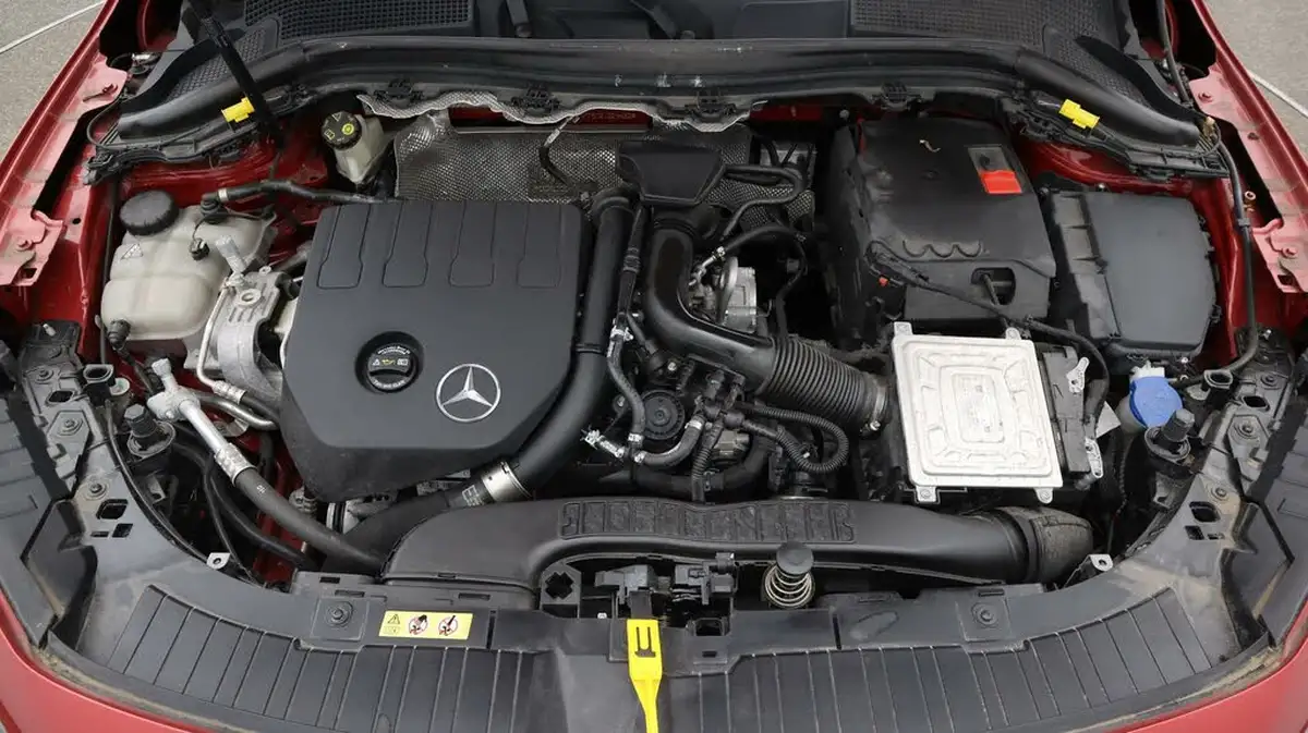 2022-mercedes-benz-gla-class-13-gla-200-sport-big-19