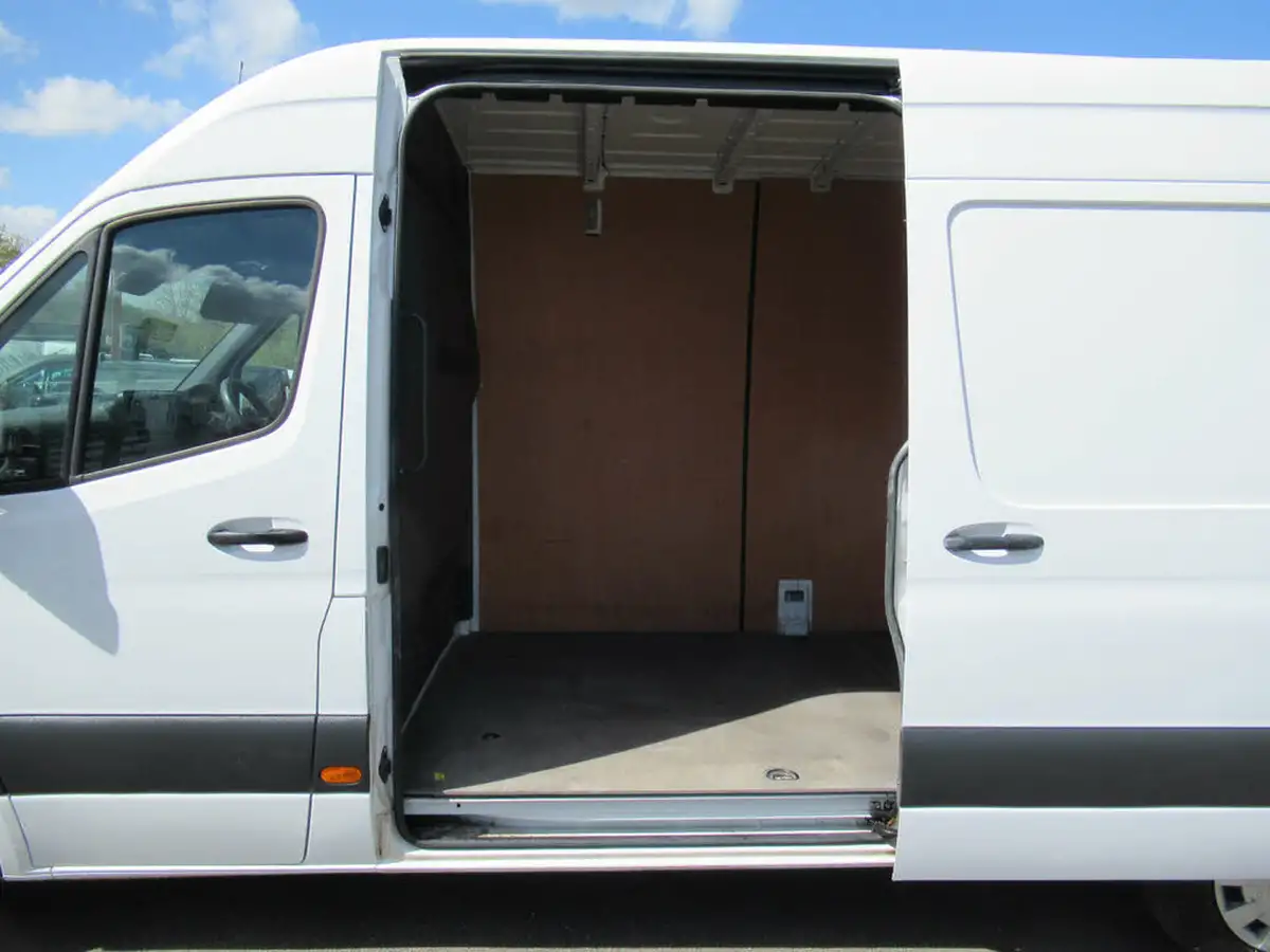 2023-mercedes-benz-sprinter-20cdi-315-l2h1-premium-big-4