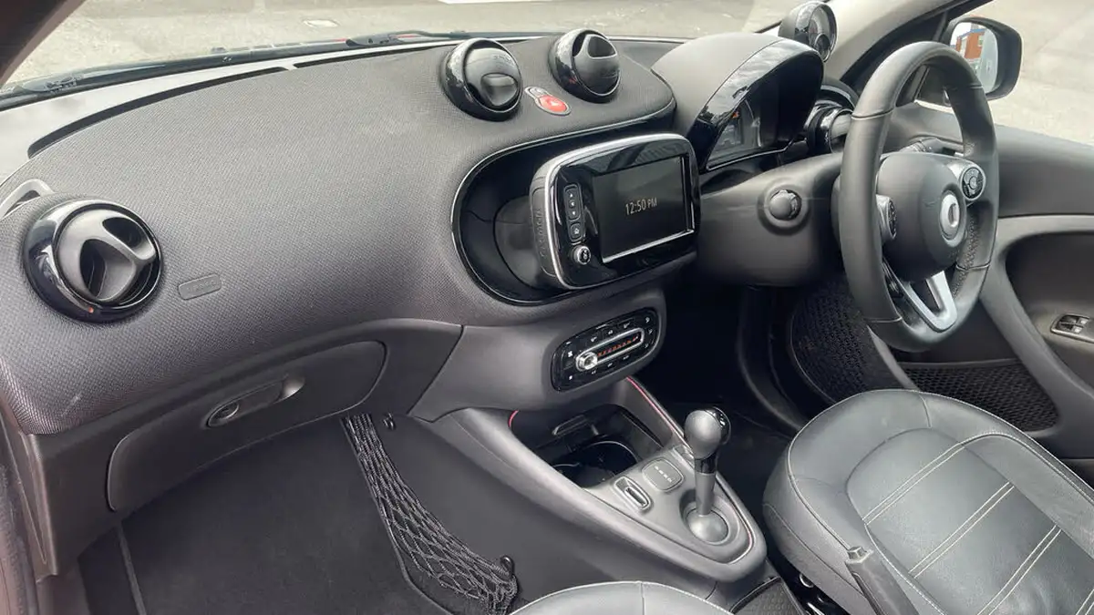 2020-smart-forfour-eq-prime-exclusive-big-9
