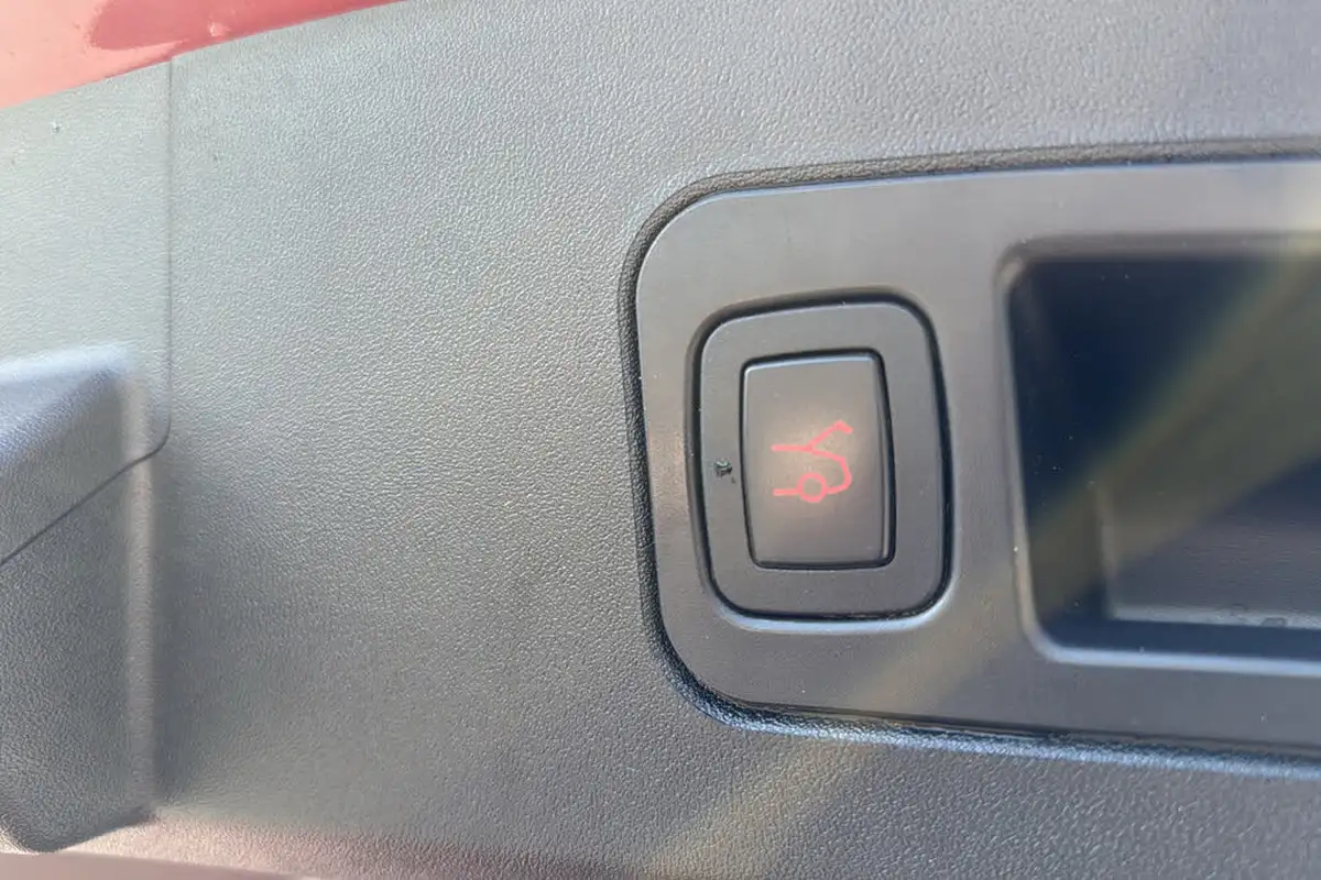 2018-tesla-model-s-e-75d-big-22
