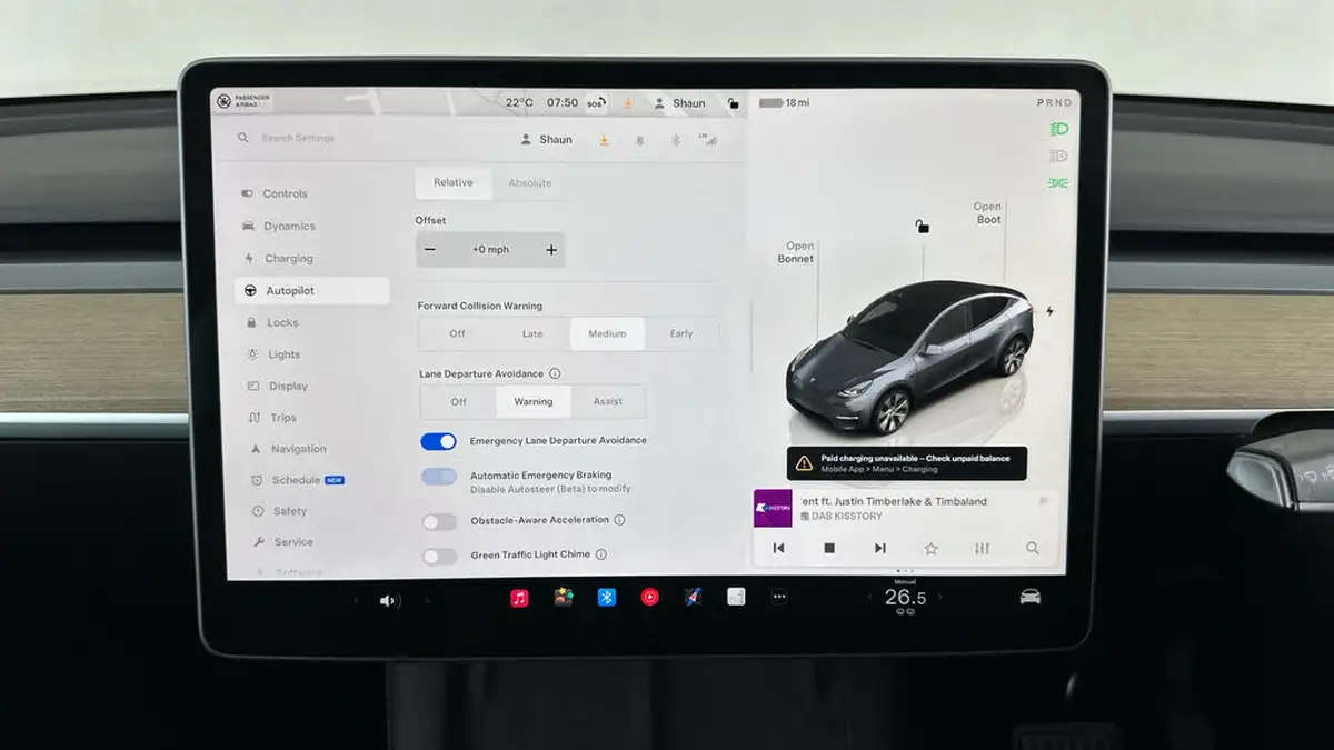 2022-tesla-model-y-e-long-range-big-29