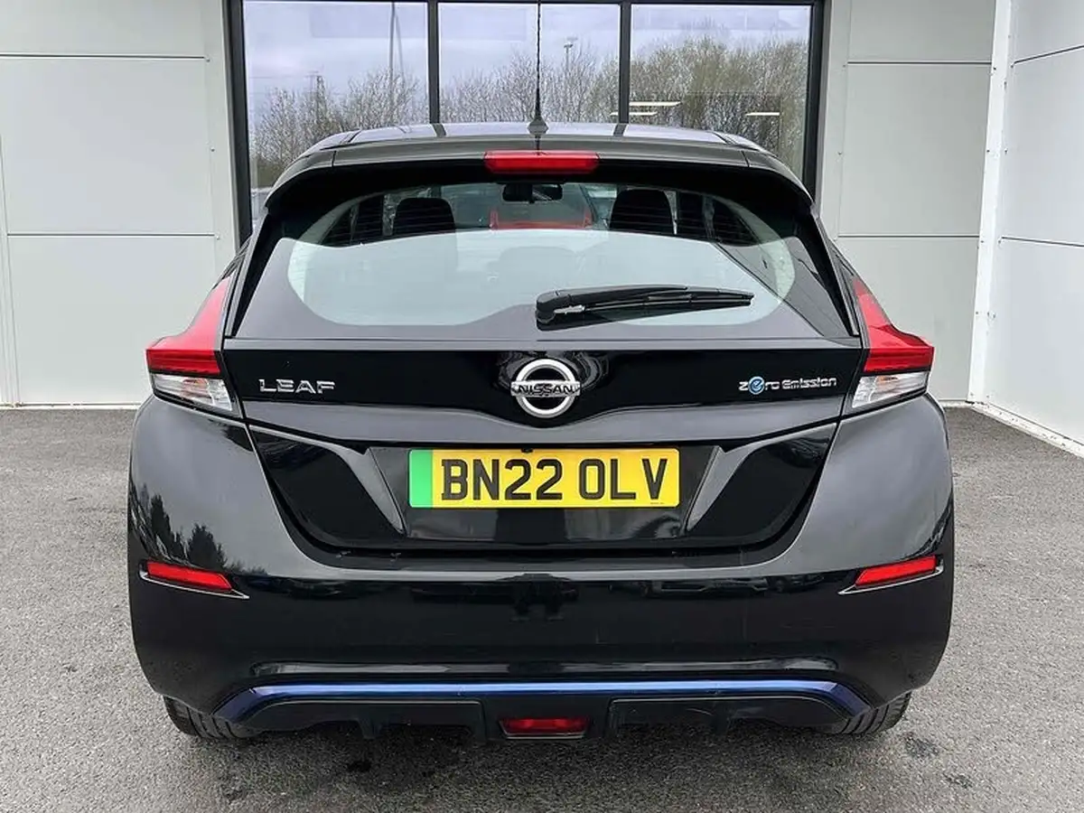 2022-nissan-leaf-e-acenta-big-2