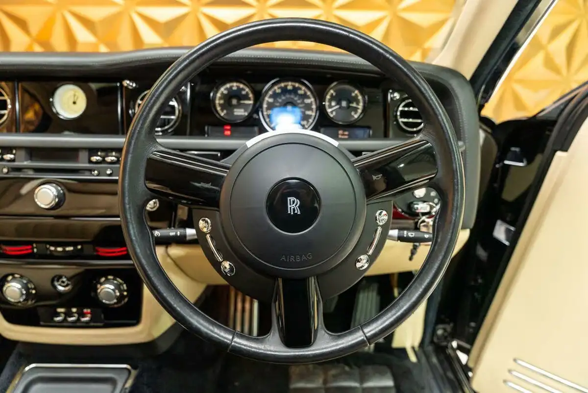 2007-rolls-royce-phantom-67-limousine-4d-big-17