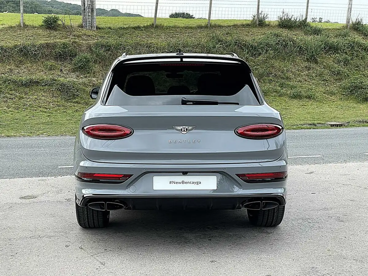 2024-bentley-bentayga-40-v8-s-big-10