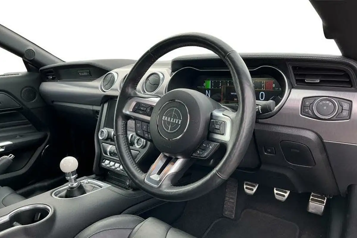 2019-ford-mustang-50-v8-bullitt-big-8