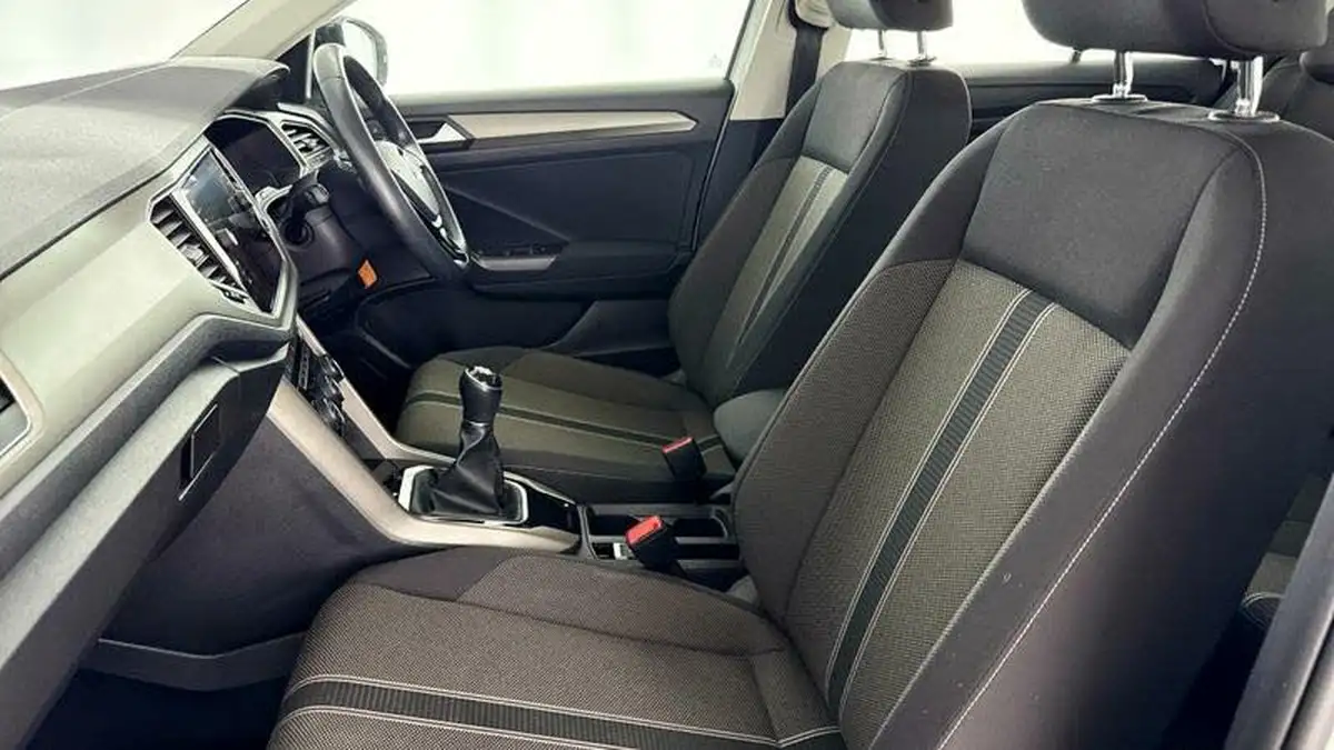 2020-volkswagen-t-roc-10-tsi-se-115ps-big-37