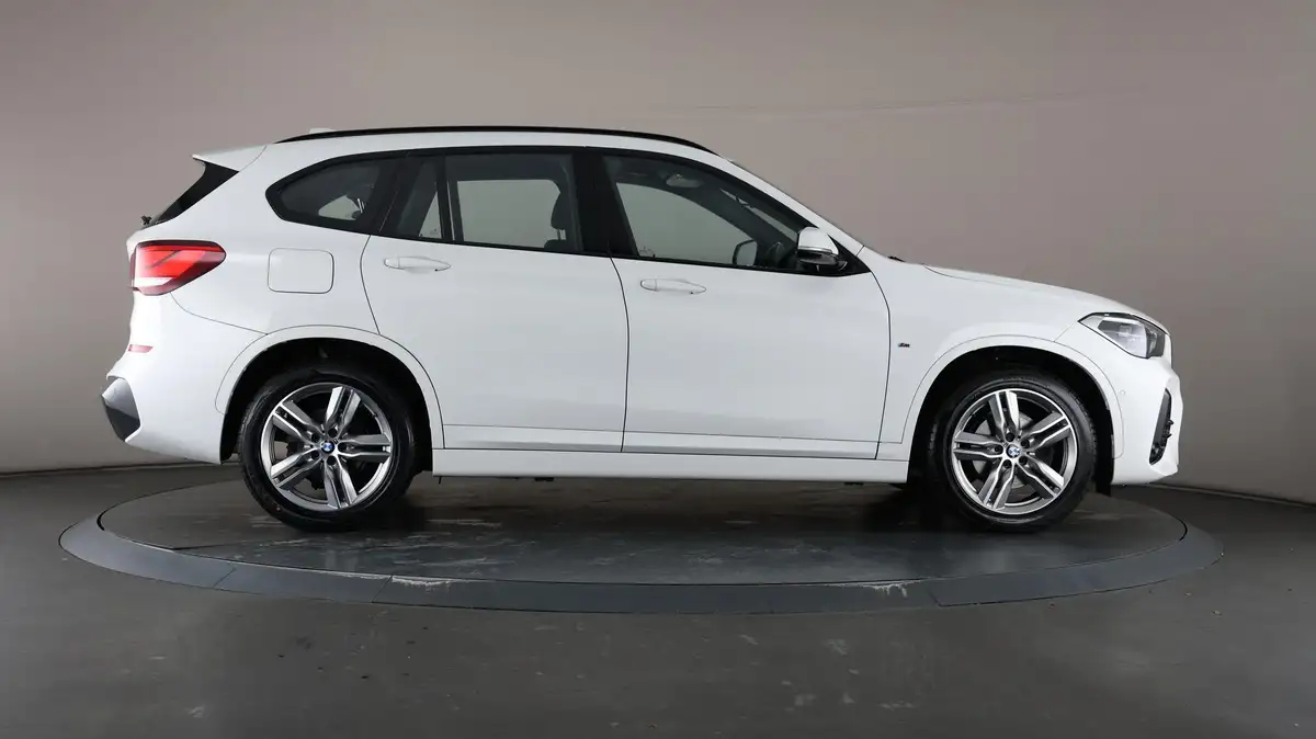 2020-bmw-x1-15-sdrive18i-m-sport-dct-big-55