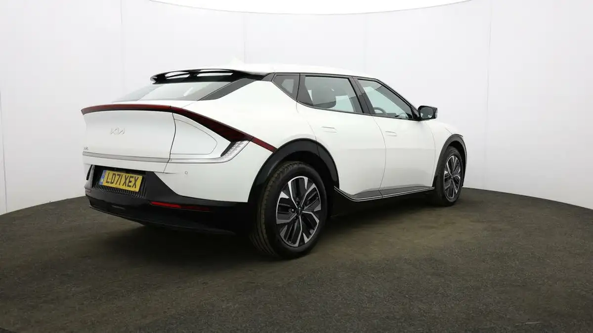 2022-kia-ev6-e-air-big-50