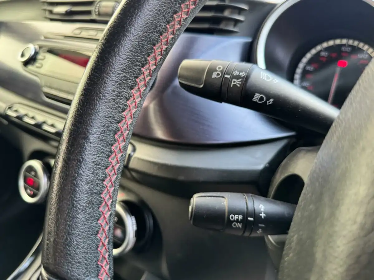 2010-alfa-romeo-giulietta-14-veloce-multiair-170bhp-big-36