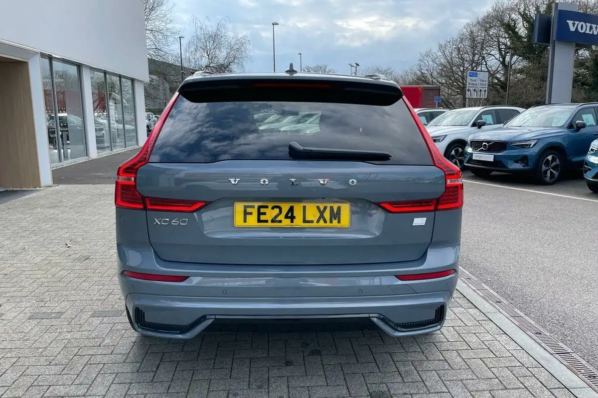 2024-volvo-xc60-20-b5-plus-big-7