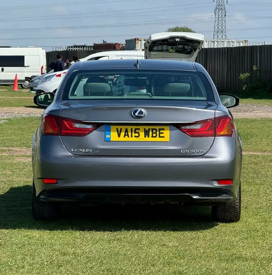 2015-lexus-gs-300h-25-luxury-big-7