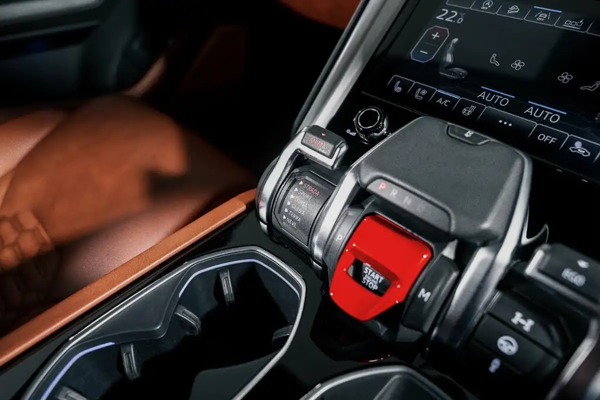 2019-lamborghini-urus-40-no-trim-big-26