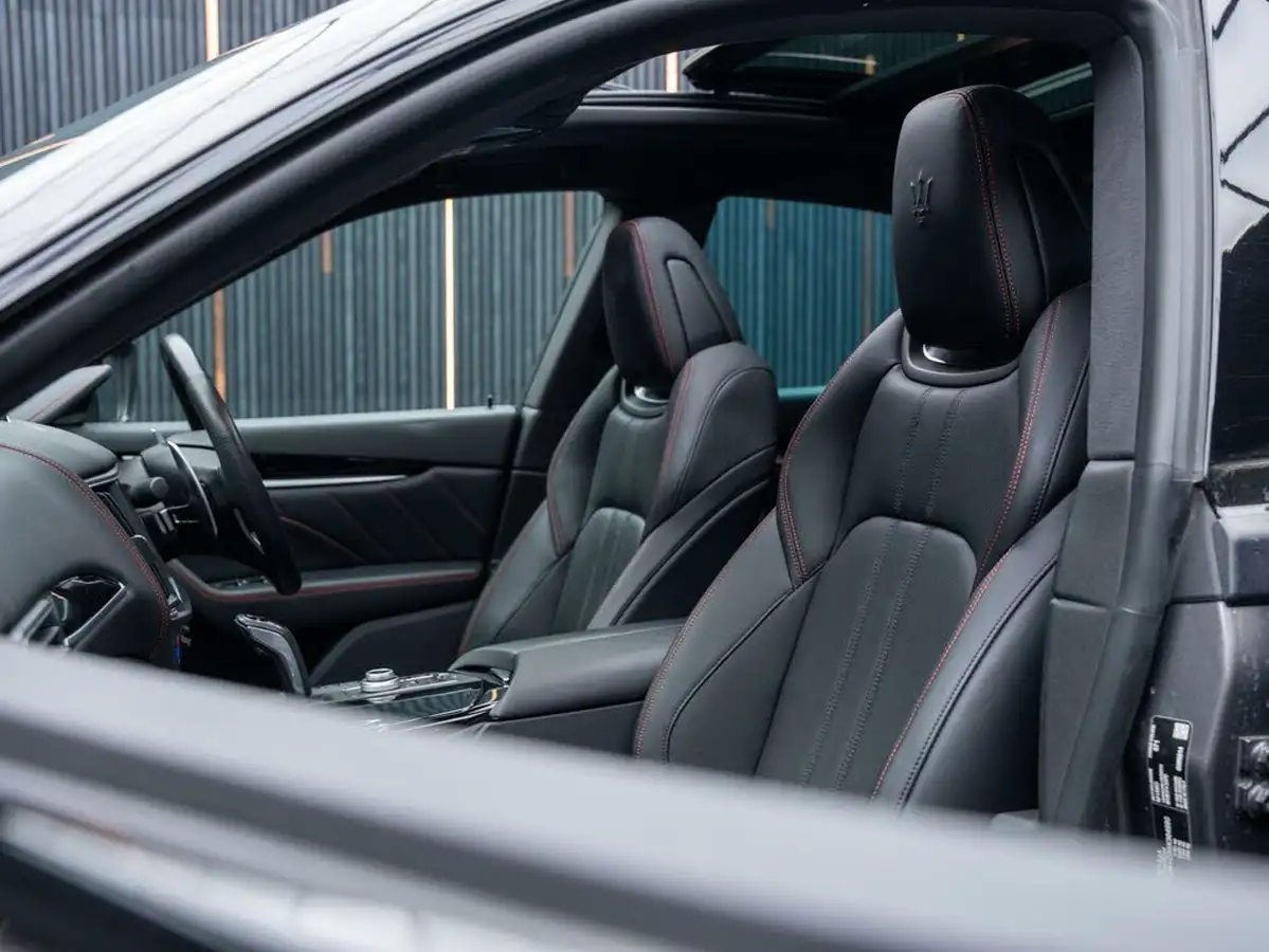 2021-maserati-levante-30-gransport-big-45