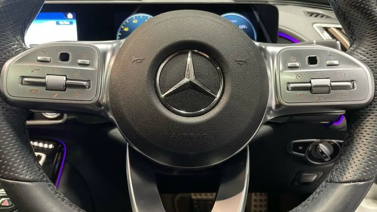 2020-mercedes-benz-eqc-big-21