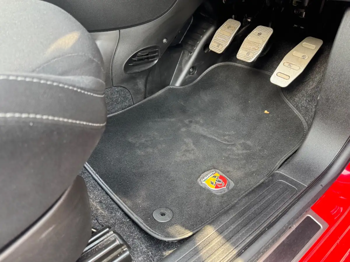 2015-abarth-500-14-tjet-595-big-22