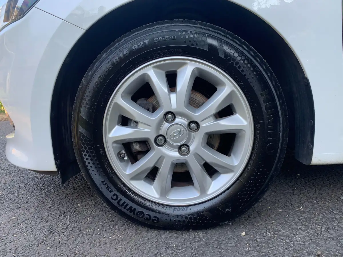 2017-hyundai-i20-12-se-hatchback-5d-big-63