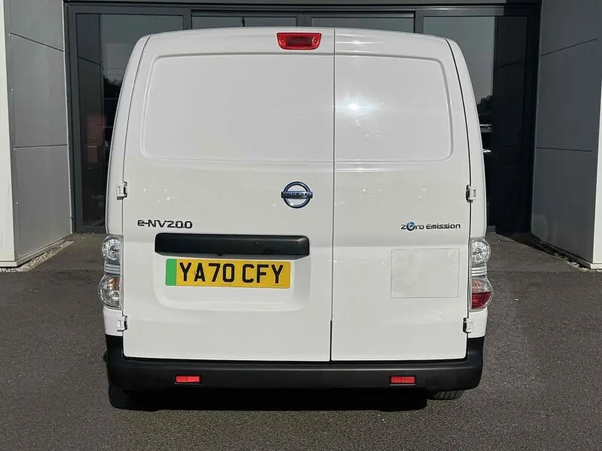2021-nissan-env200-e-acenta-panel-van-auto-big-15