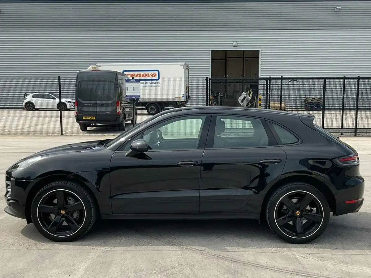 2021-porsche-macan-30-s-big-6