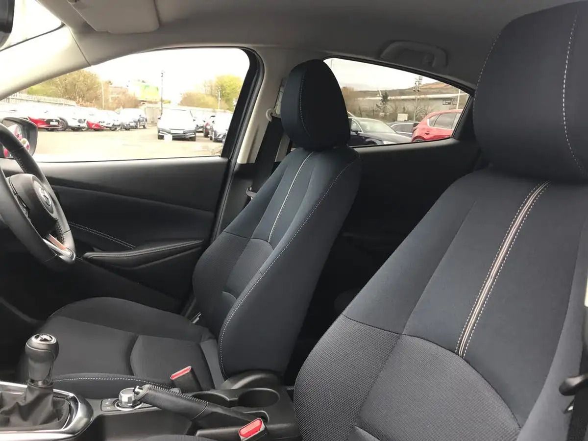 2021-mazda-mazda2-15-e-skyactiv-g-sport-big-5