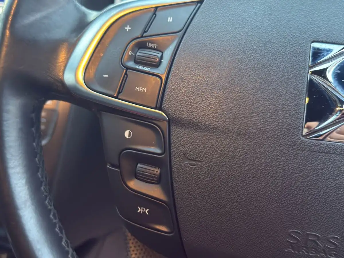 2012-citroen-ds4-20hdi-dsport-big-26