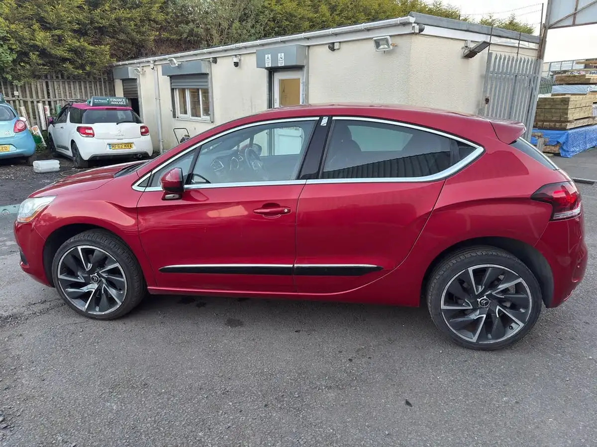 2012-citroen-ds4-20hdi-dsport-big-4