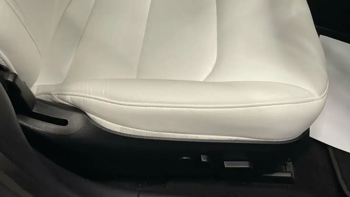 2020-tesla-model-3-e-long-range-big-25