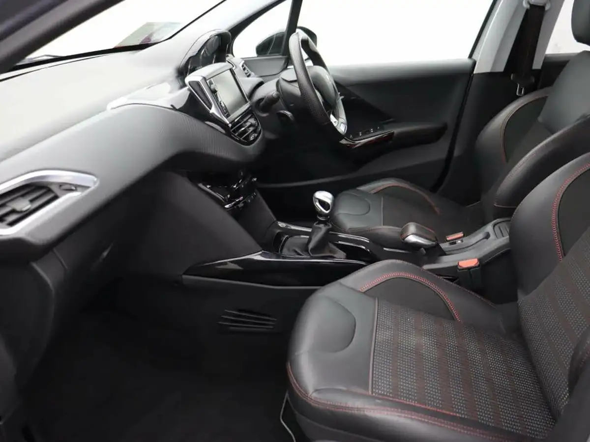 2017-peugeot-2008-suv-12-puretech-gt-line-130bhp-big-8