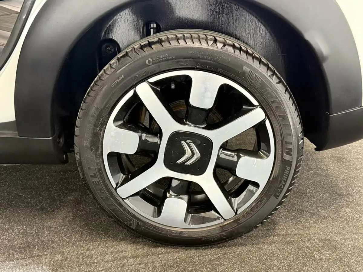 2017-citroen-c4-cactus-16bluehdi-flair-ss-etg6-big-33