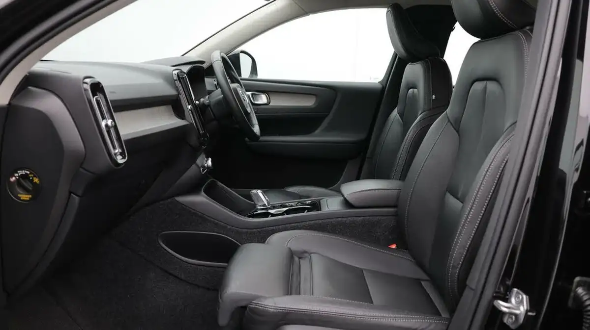 2020-volvo-xc40-20-b4-inscription-pro-big-14