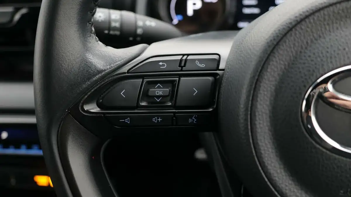 2022-toyota-yaris-15-vvt-i-dynamic-big-24
