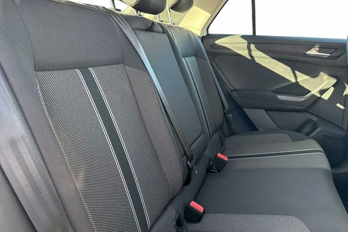 2020-volkswagen-t-roc-10-tsi-se-115ps-big-7