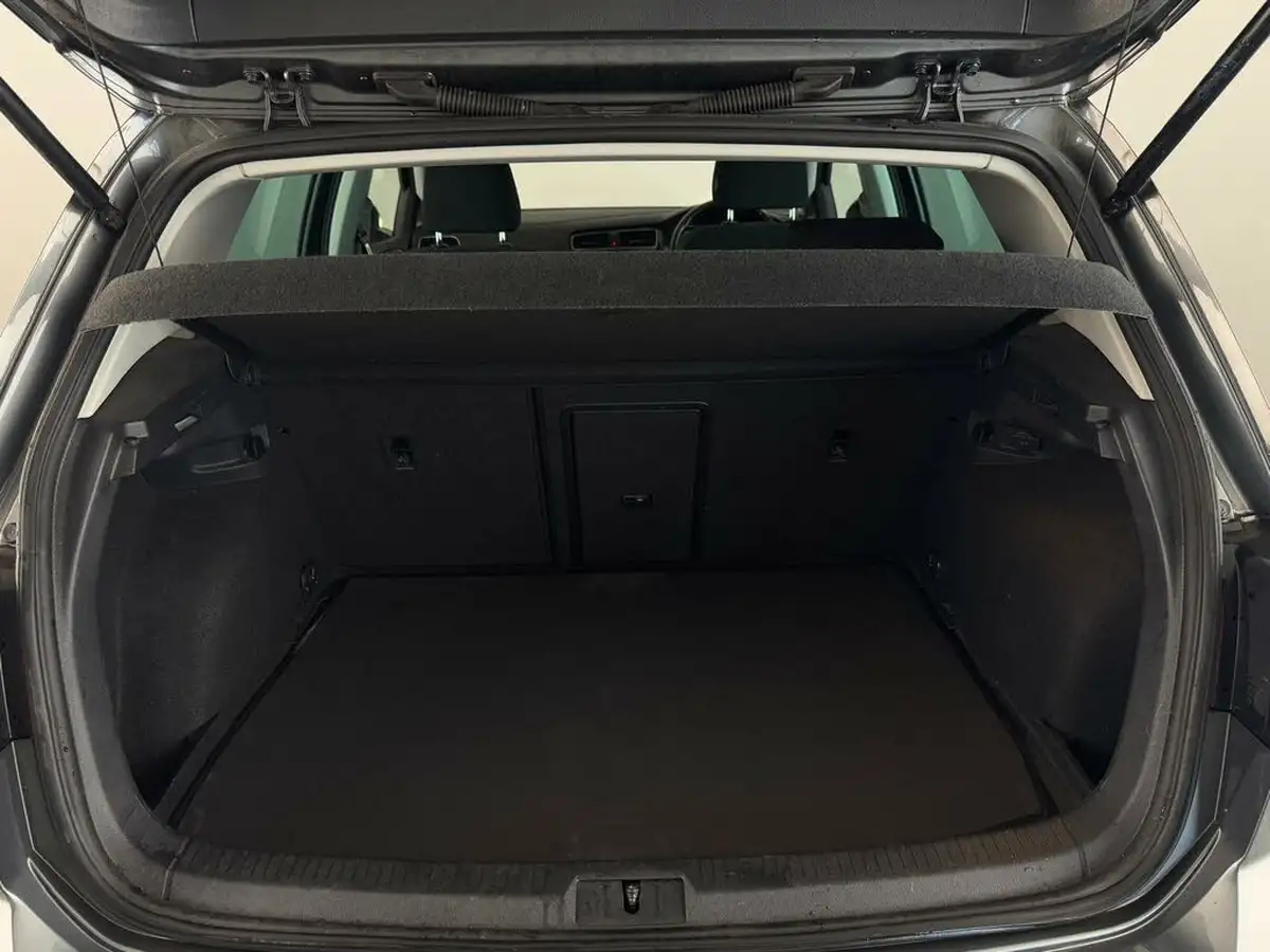 2019-volkswagen-golf-16tdi-match-hatchback-5d-big-40