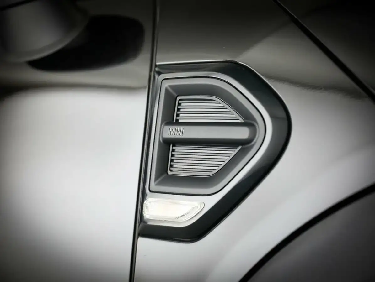2022-mini-countryman-15-cooper-classic-auto-big-13
