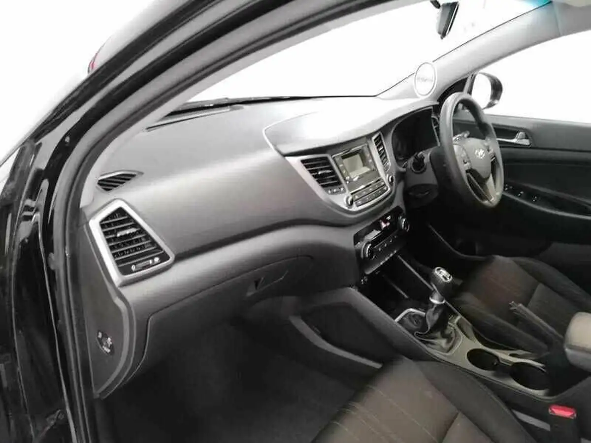 2017-hyundai-tucson-16-gdi-blue-drive-s-big-12