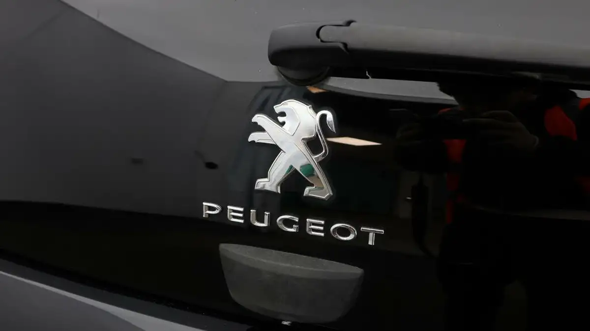 2018-peugeot-108-12-puretech-allure-hatchback-5d-big-20