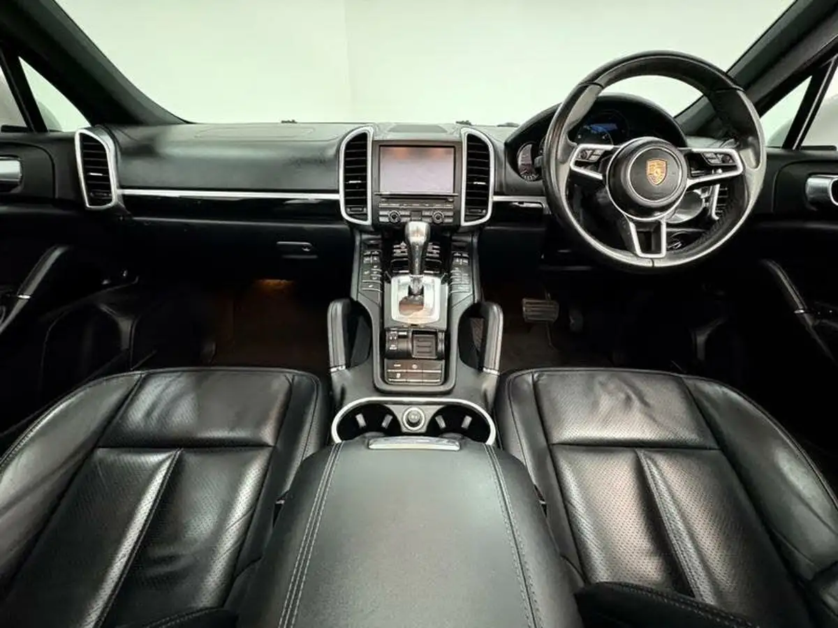 2015-porsche-cayenne-30td-big-9