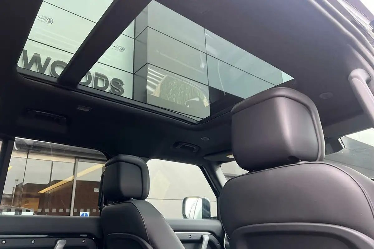 2023-land-rover-110-defender-30-d300-x-dynamic-hse-big-5