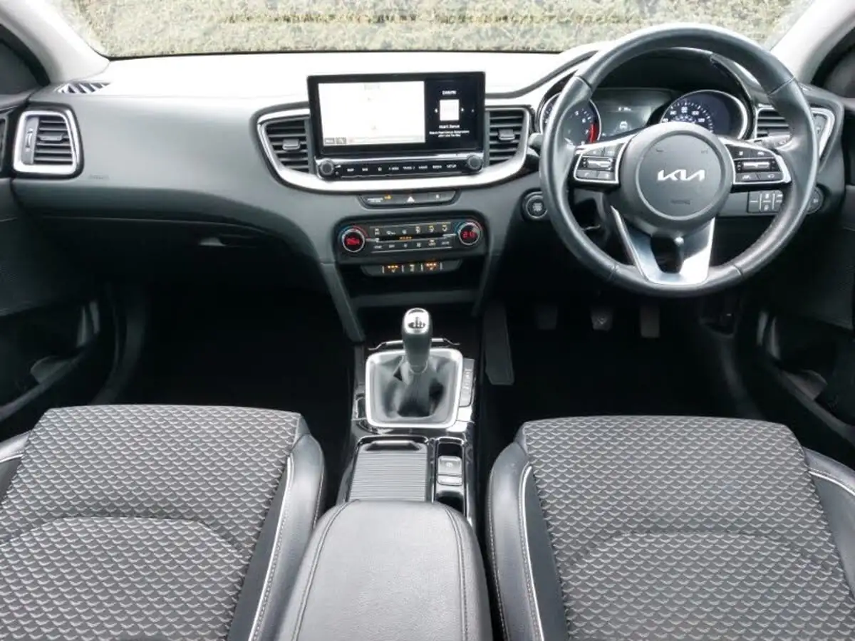 2023-kia-xceed-15-t-gdi-3-158bhp-big-2