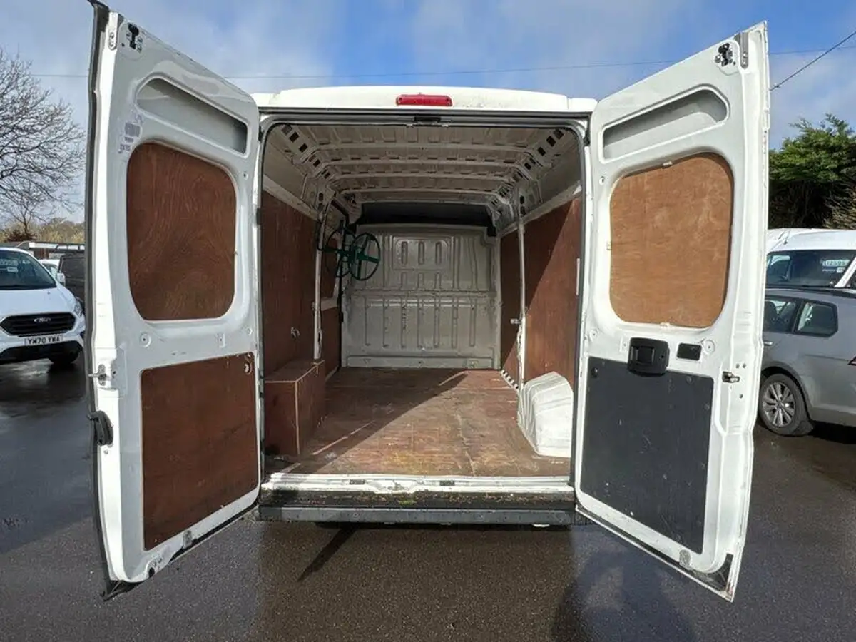 2020-peugeot-boxer-22-bluehdi-professional-335-l3-h2-panel-big-13