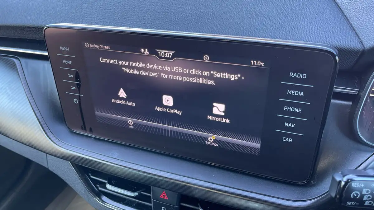 2022-skoda-kamiq-10-tsi-monte-carlo-109ps-big-27