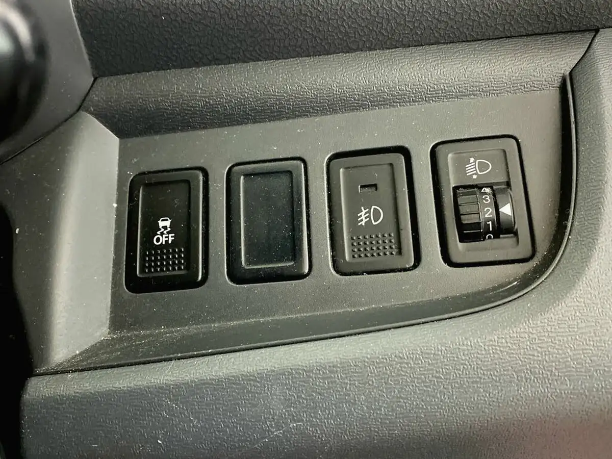 2014-suzuki-alto-10-sz4-auto-big-19