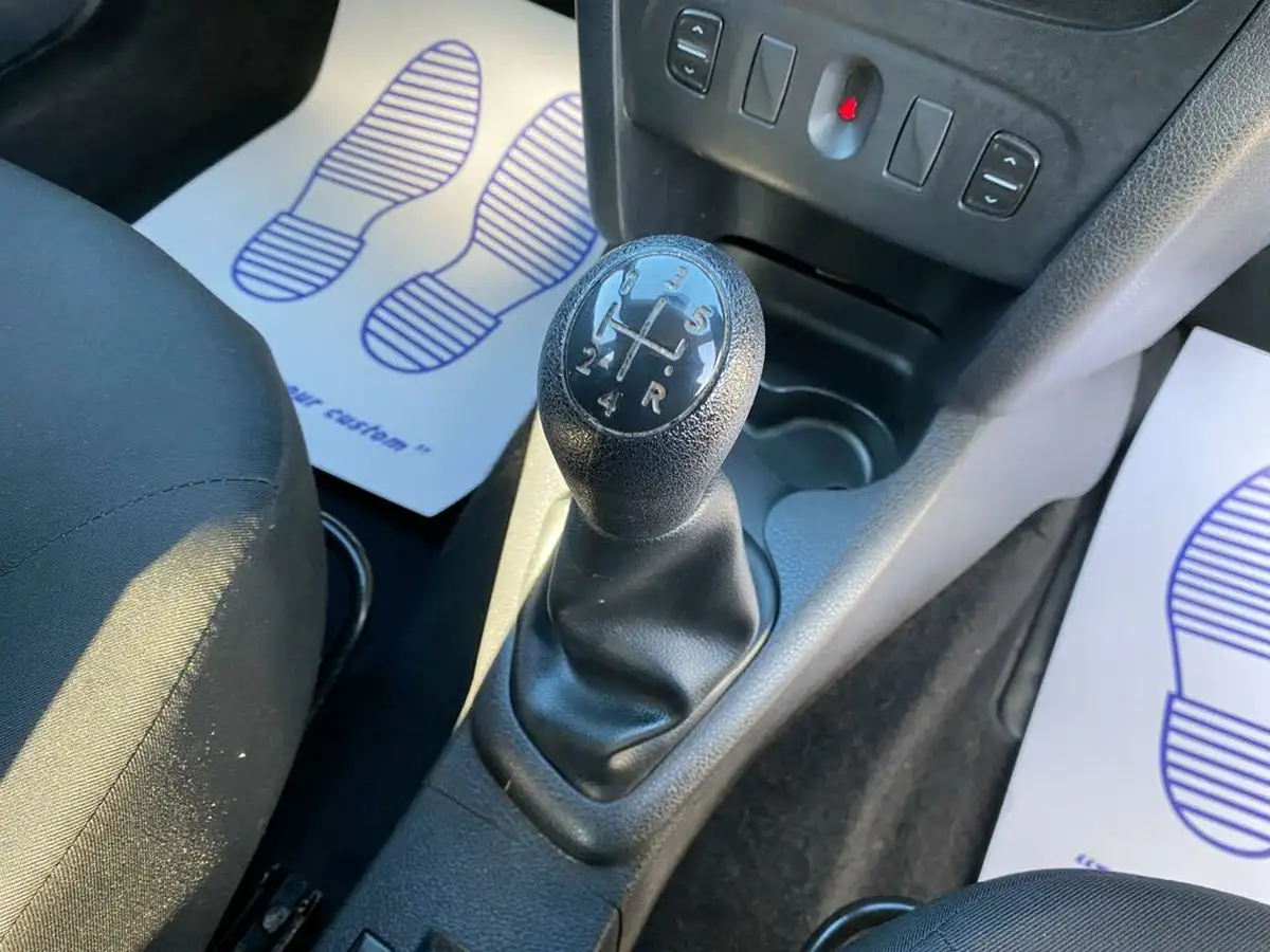 2016-dacia-sandero-15dci-ambiance-big-38