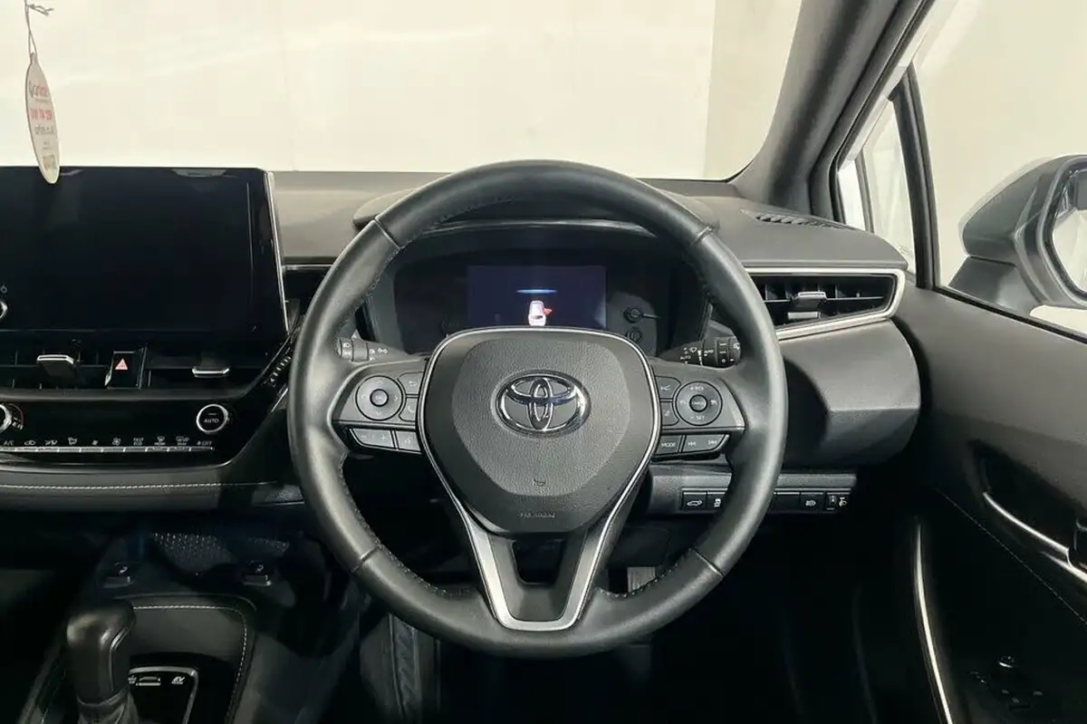 2022-toyota-corolla-20-vvt-i-trek-big-20