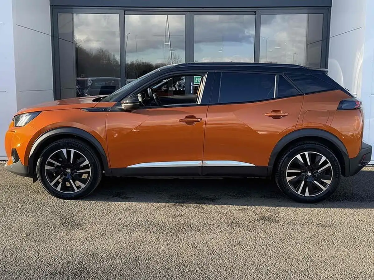 2020-peugeot-2008-suv-e-gt-big-17